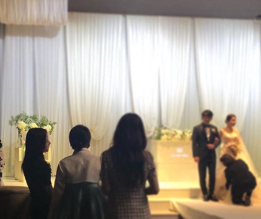 [블랙핑크] 오늘 친오빠 결혼식에 참석한 지수.jpg | 인스티즈