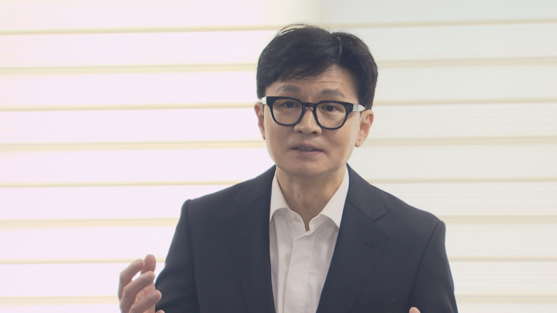 한동훈 "조국, 결국 날 피해 부산에서 도망".. 혁신당 "자의식 과잉, 건강한 삶 찾자" | 인스티즈