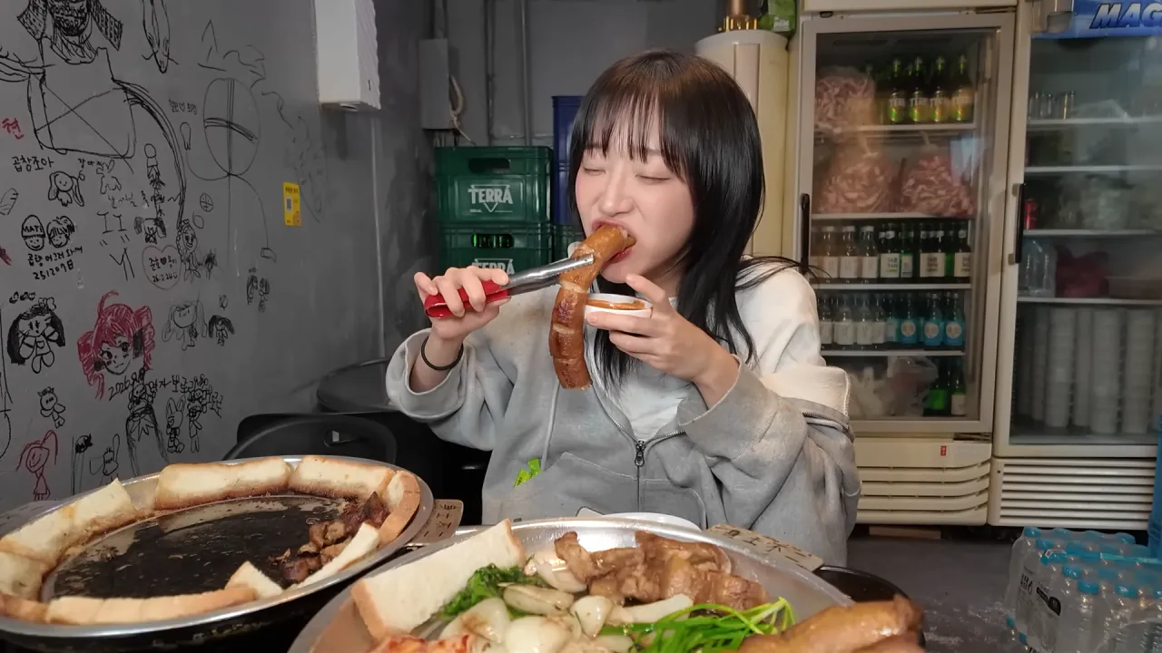 통대창 4m 먹방하는 쯔양 | 인스티즈