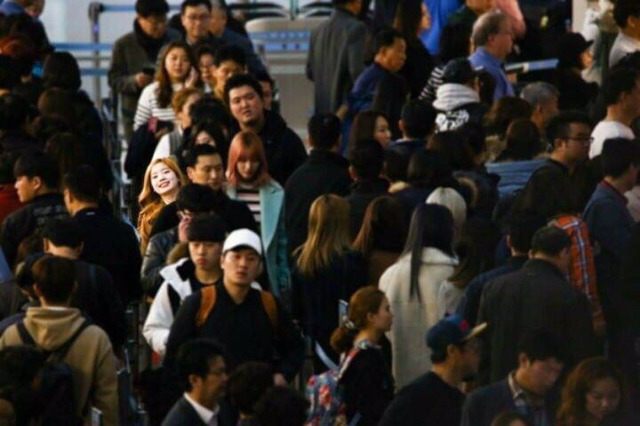 카메라 잘찾는 아이돌.JPG | 인스티즈