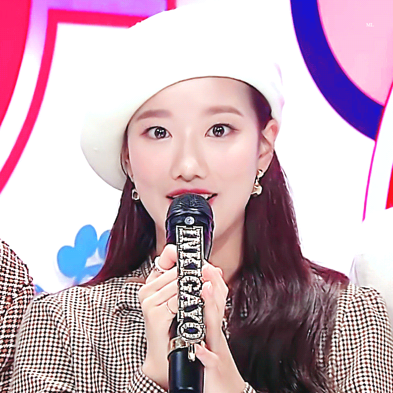 오늘 인가 mc 데뷔한 에이프릴 나은이(+어하루 드레스 나은) | 인스티즈