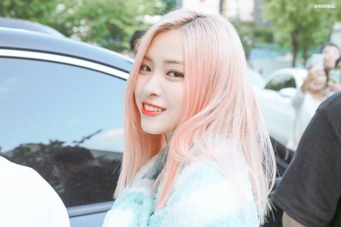 웹툰 속 쿨한 캐릭터가 떠오르는 ITZY 있지 류진 | 인스티즈