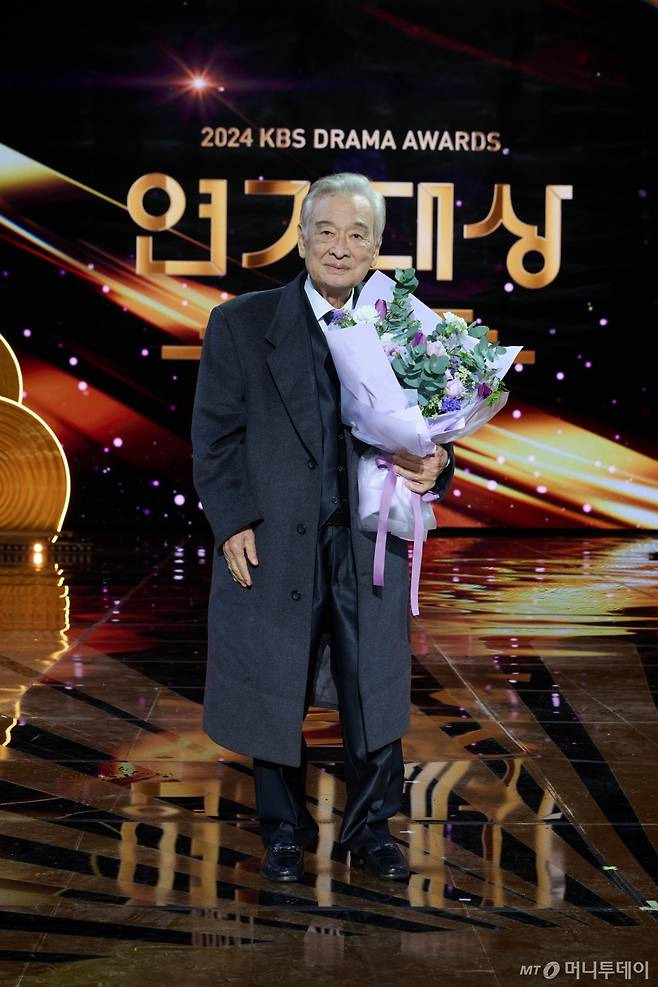 89세 이순재 건강상태, 시상식도 못갈 정도…"거동 불편" | 인스티즈