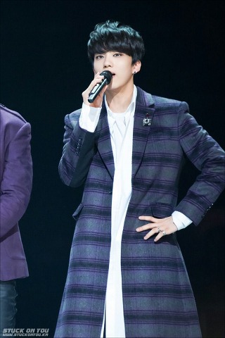  아이돌들의 특이한 손버릇.jpg | 인스티즈
