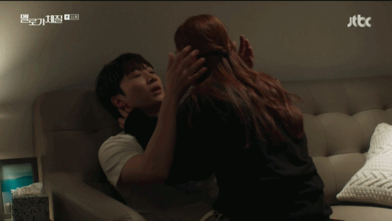 멜로가 체질 이주빈 2번째 키스신.gif | 인스티즈