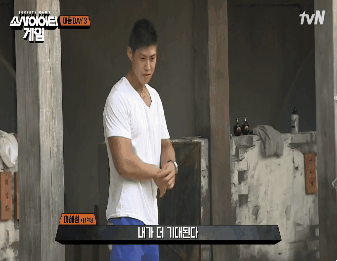 여자들이 딱 좋아하는 이상적인 남자 몸매.gif | 인스티즈