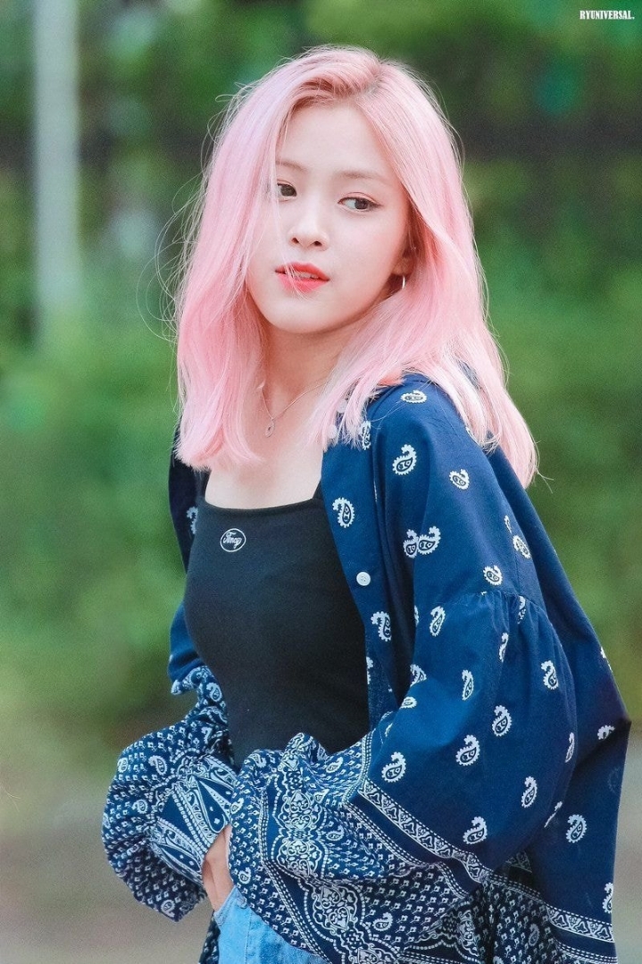 웹툰 속 쿨한 캐릭터가 떠오르는 ITZY 있지 류진 | 인스티즈