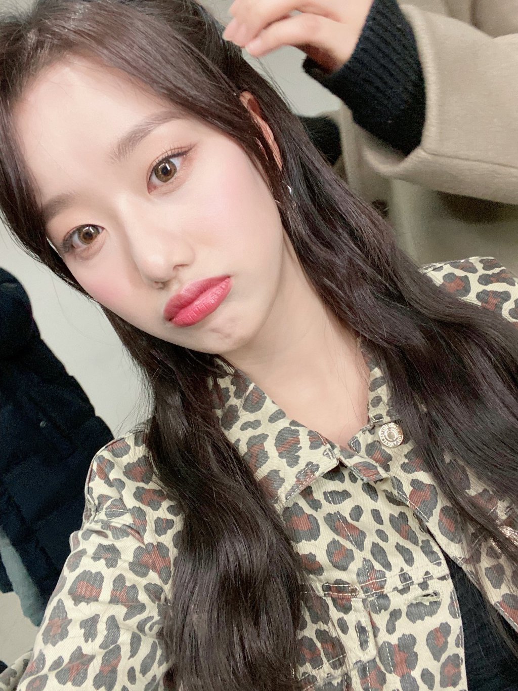 종종 닮았다고 말나왔던 여자아이돌 투샷.jpg | 인스티즈