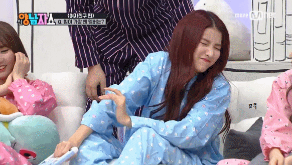 여자친구 악력 테스트.gif | 인스티즈