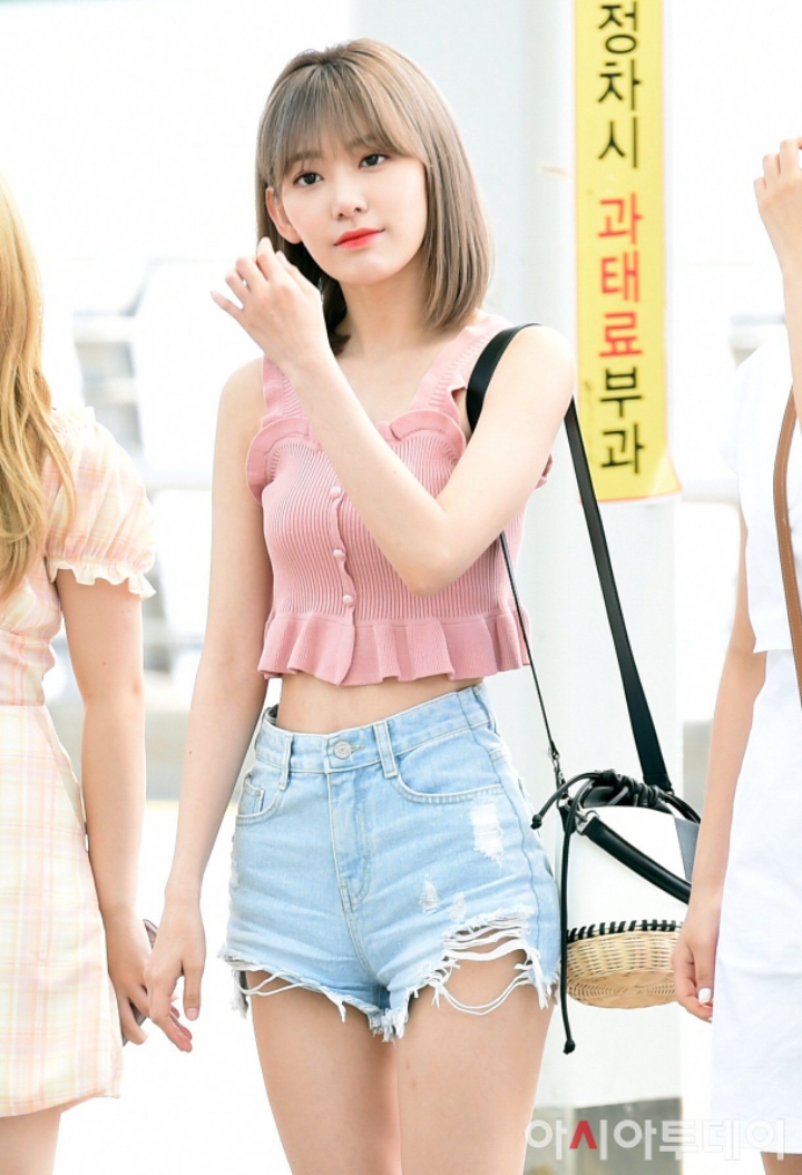 공항에서 만원짜리 옷 입은 사쿠라 | 인스티즈
