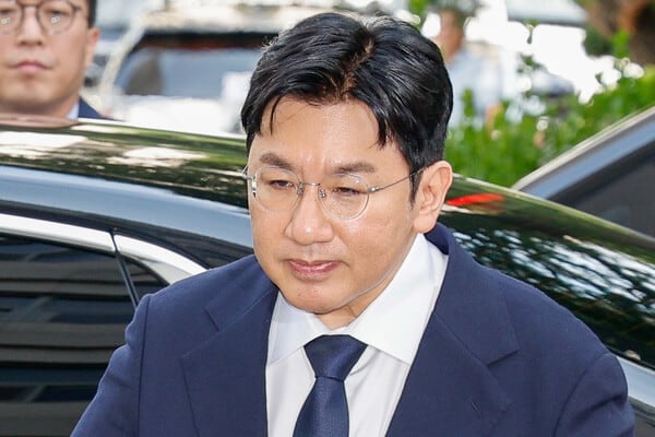 경찰, 방시혁 하이브 의장 구속영장 신청... "기업상장 관련 투자자 속여" | 인스티즈