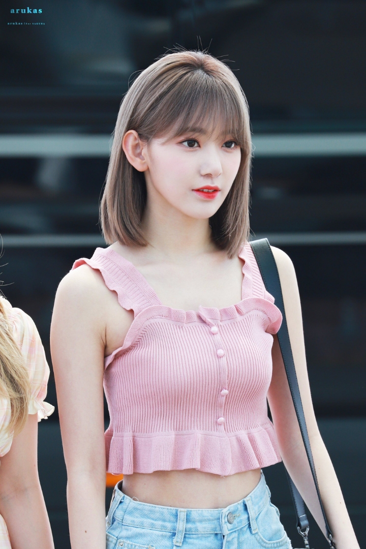 공항에서 만원짜리 옷 입은 사쿠라 | 인스티즈
