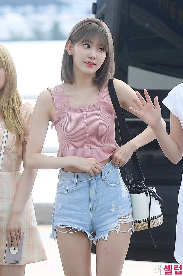 공항에서 만원짜리 옷 입은 사쿠라 | 인스티즈