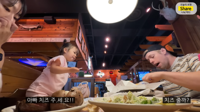 [올리버쌤] 미국 식당에서는 왜 울거나 뛰어다니는 아이가 한 명도 안 보일까? | 인스티즈
