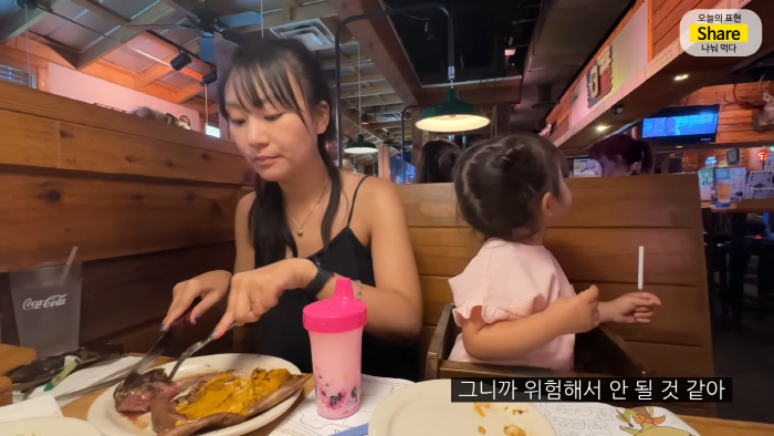 [올리버쌤] 미국 식당에서는 왜 울거나 뛰어다니는 아이가 한 명도 안 보일까? | 인스티즈