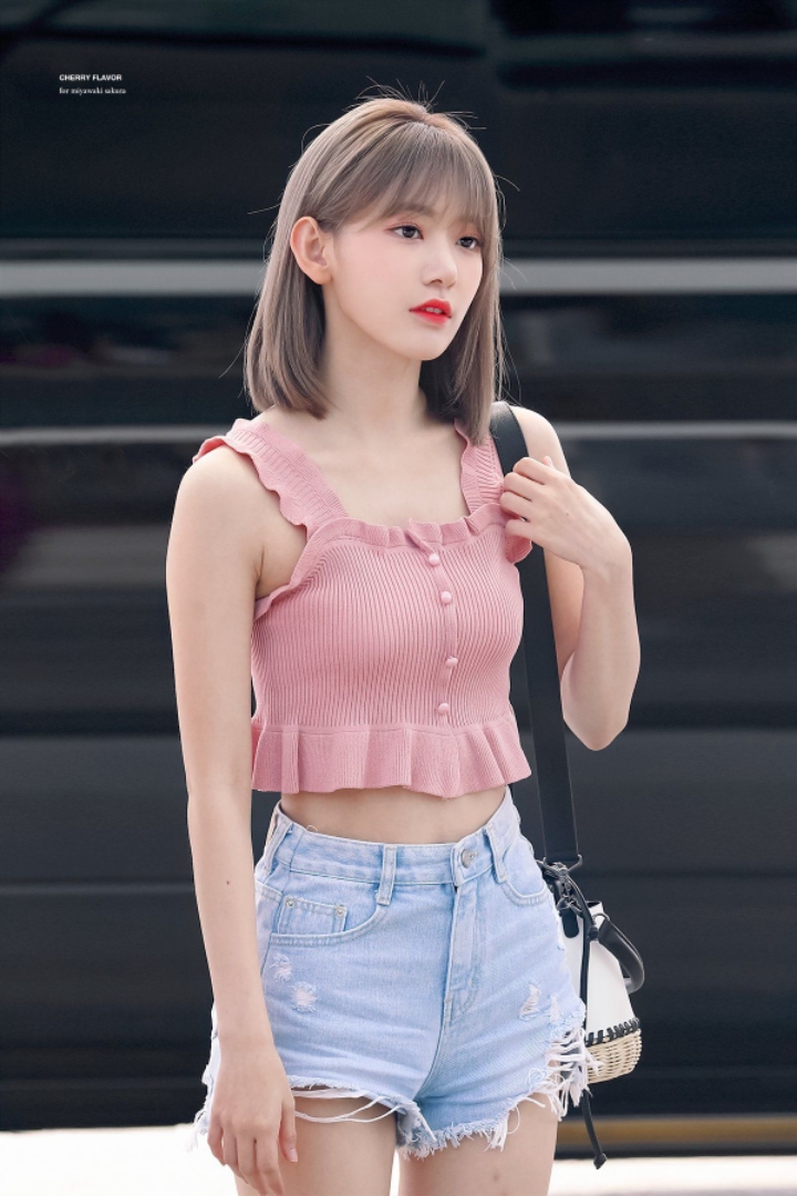 공항에서 만원짜리 옷 입은 사쿠라 | 인스티즈