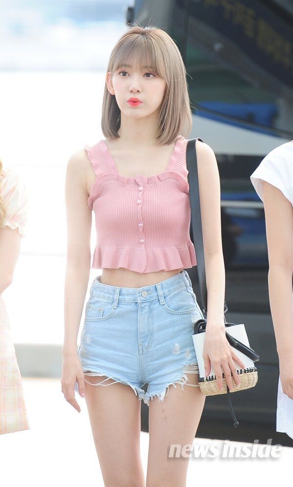공항에서 만원짜리 옷 입은 사쿠라 | 인스티즈