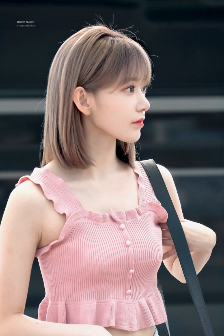 공항에서 만원짜리 옷 입은 사쿠라 | 인스티즈