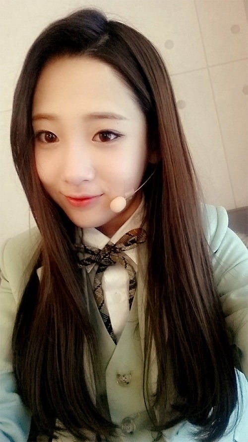 데뷔전에 설리 닮은꼴로 유명했던 여자아이돌.jpg | 인스티즈