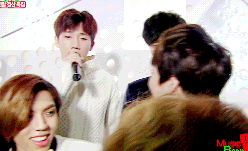 내가 다 무안한 아이돌 뻘쭘상황.gif | 인스티즈