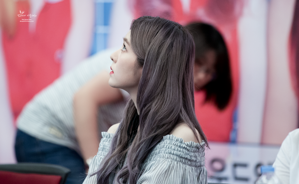 ㄹㅇ루다가 는 아이린의 옆태.jpg | 인스티즈