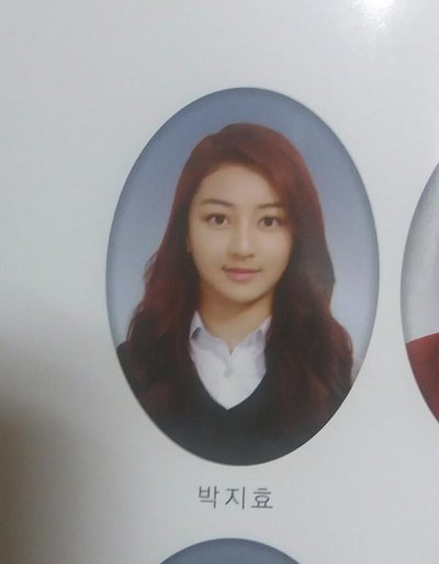최신 여자 아이돌 데뷔 전에 찍은 졸사 | 인스티즈