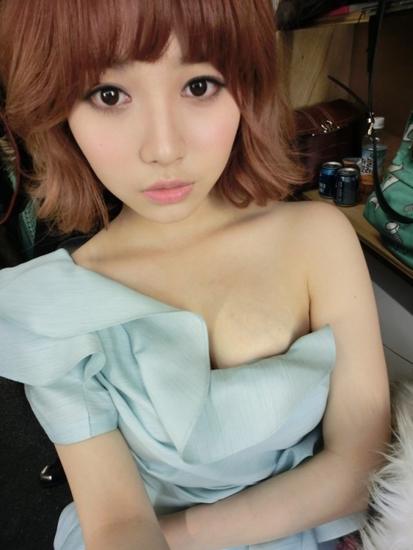 너무 말라서 핏줄까지 비치는 걸스데이 유라.jpg | 인스티즈