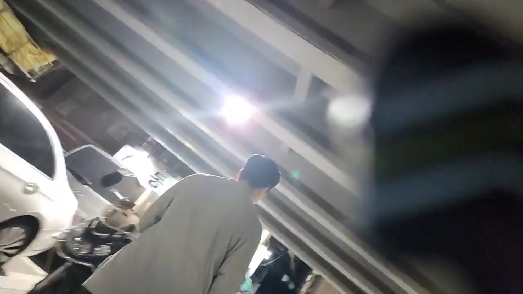 얘기 좀 하자니까 창문으로 냅다 뛰어내려버리는 남자 | 인스티즈