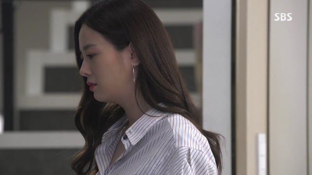 대놓고 러브라인인데 러브라인 아닌척하는 언니는 살아있다 구세경X김은향 | 인스티즈