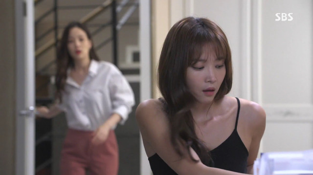 대놓고 러브라인인데 러브라인 아닌척하는 언니는 살아있다 구세경X김은향 | 인스티즈