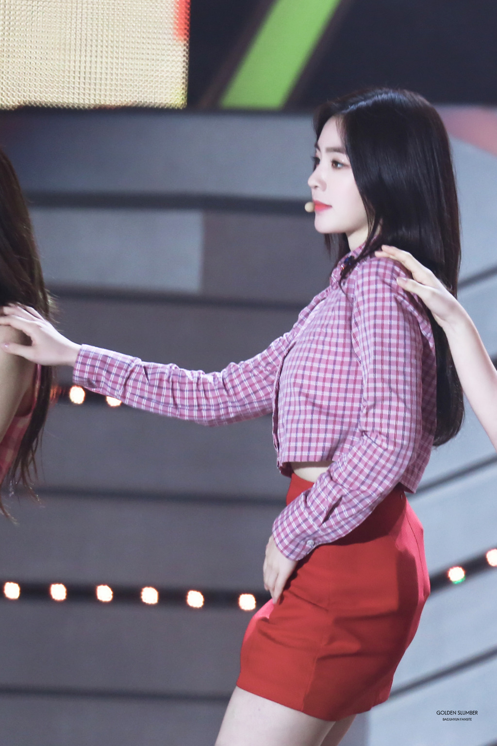 ㄹㅇ루다가 는 아이린의 옆태.jpg | 인스티즈