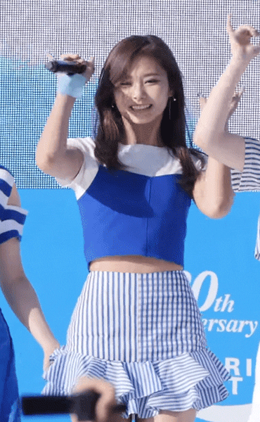 트와이스 정연 덕후들이 한번 빠지면 죽어도 탈덕 못하는 100가지 이유 중 하나 (진짜 개치이고 오조오억번 발리고 설레서 잠 못잠 주의.............) | 인스티즈