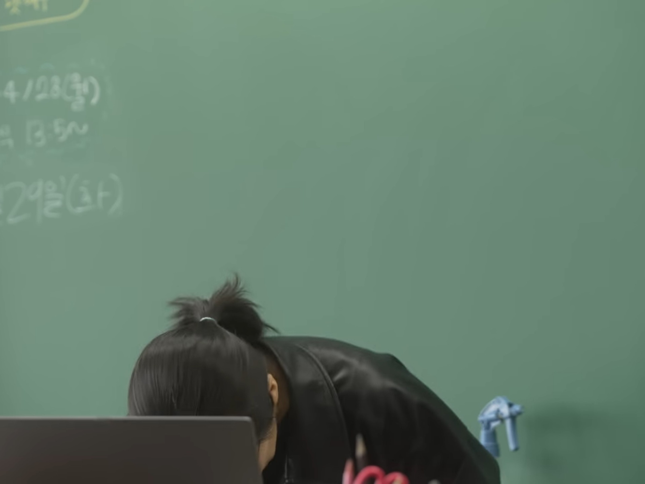 담임 교사가 된 제자를 찾아온 10년 전 스승.jpg | 인스티즈