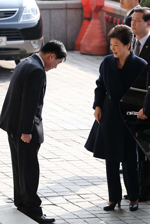 노무현과 박근혜를 대하는 검찰의 태도(분노주의) | 인스티즈
