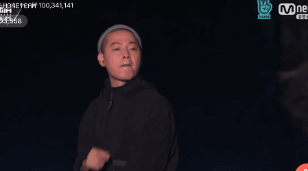 이센스 MAMA무대 후배 랩퍼 반응.gif | 인스티즈