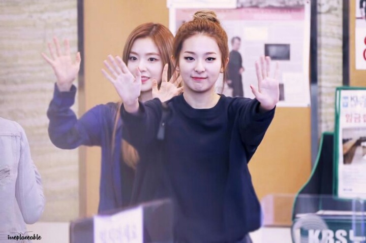 레드벨벳 슬기 포니테일 똥머리 묶은머리.jpgif | 인스티즈