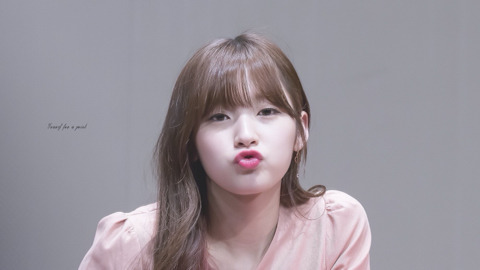요새는 살빠져서 찾아보기 힘든 오마이걸 아린 볼살 | 인스티즈