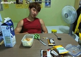 식단관리 절대 안하고 오로지 운동으로만 관리하는 남자 몸매 .jpg | 인스티즈