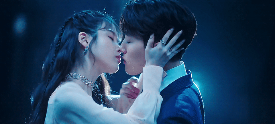 여자 아이돌들의 키스신 모음 .gif | 인스티즈