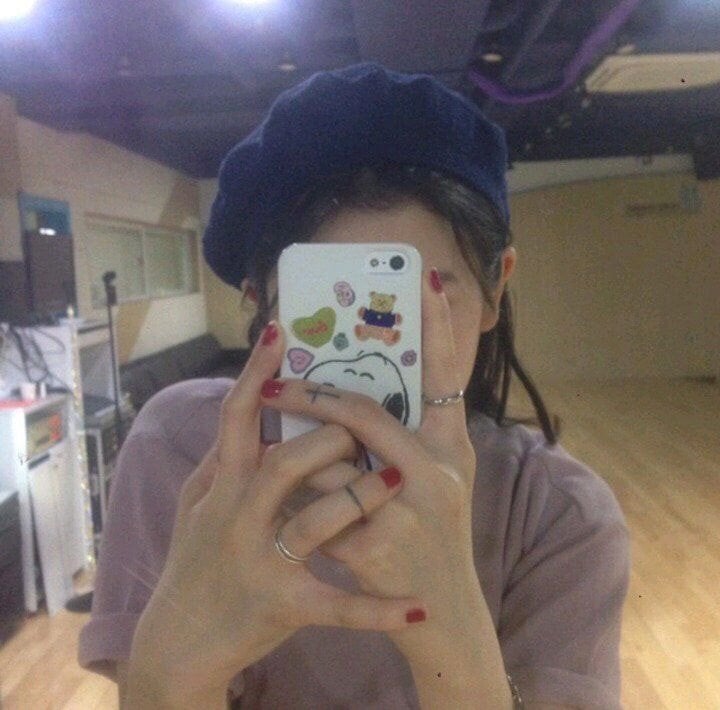 백예린 다리에 새로 추가된 타투.jpg | 인스티즈