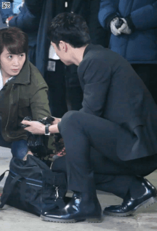 [시그널] 김혜수 마지막 촬영날 눈물참는 이제훈 | 인스티즈