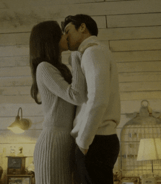여자 아이돌들의 키스신 모음 .gif | 인스티즈