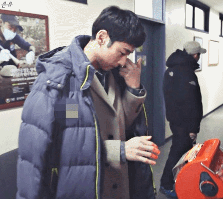 [시그널] 김혜수 마지막 촬영날 눈물참는 이제훈 | 인스티즈