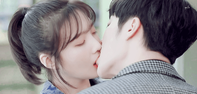 여자 아이돌들의 키스신 모음 .gif | 인스티즈