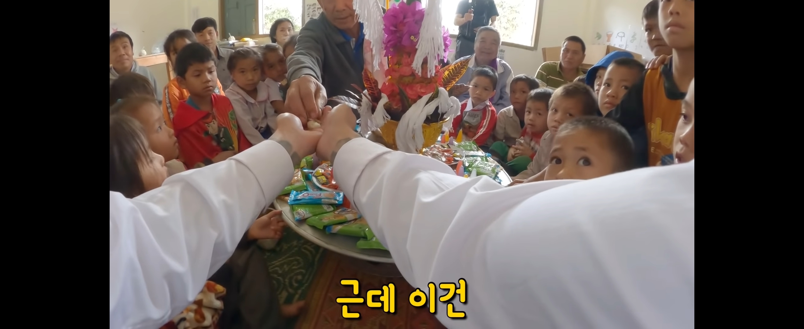  유투브 수익료를 역대급으로 잘 쓰는 것 같은 유투버 | 인스티즈
