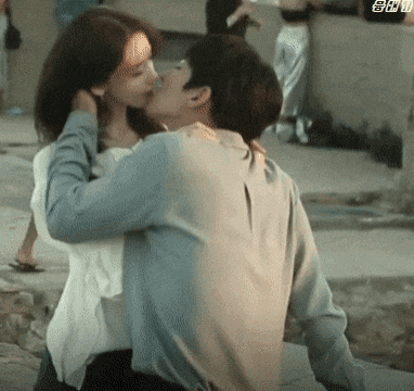 여자 아이돌들의 키스신 모음 .gif | 인스티즈