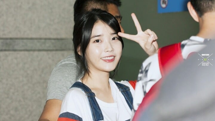 청멜빵 코디 자주하는 아이유.jpg | 인스티즈