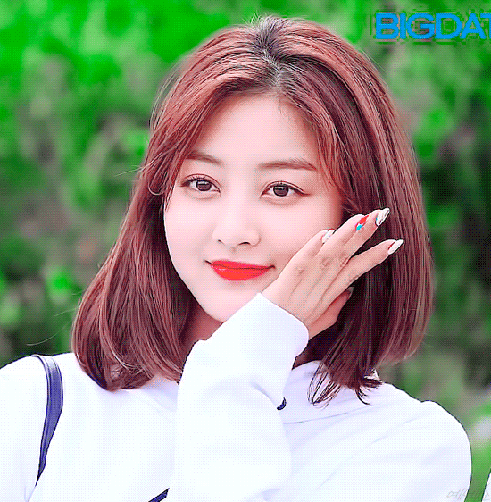 단발머리하고 조보아가 보이는 트와이스 지효.jpgif | 인스티즈