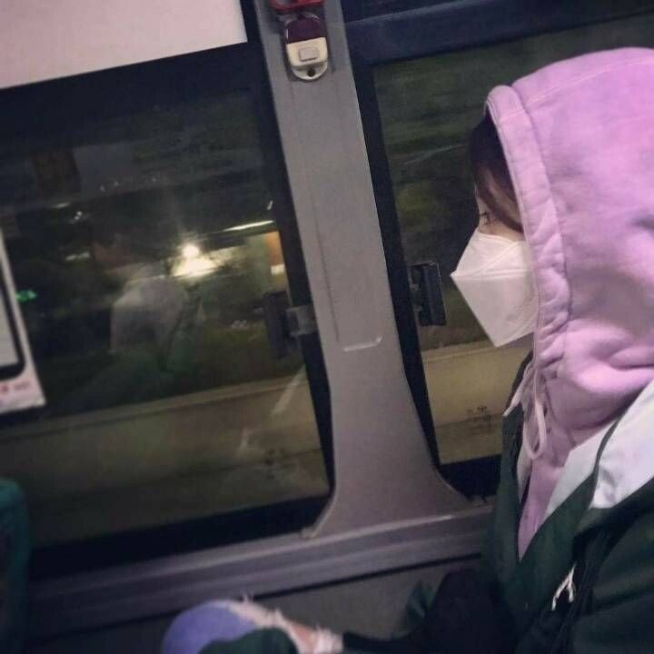 아이유 여친짤 일수도 아닐수도 있는 사진들 .jpg | 인스티즈