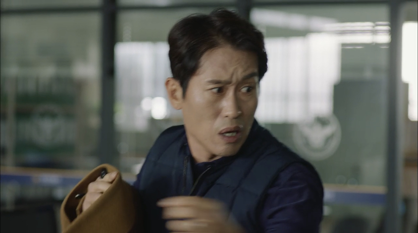 제가 강력팀 팀장인데, 우리팀에 전입 온 막내가 30년 전 실종됐던 선배님인 것 같아요...jpg | 인스티즈